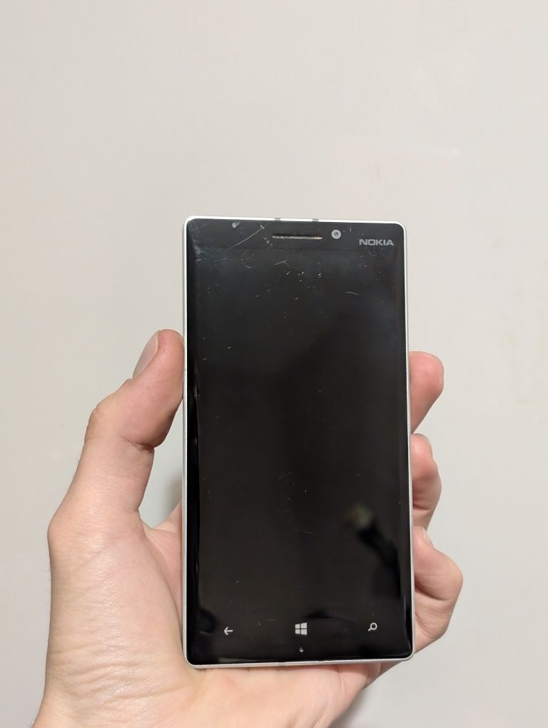 Рідкісна Nokia lumia 930