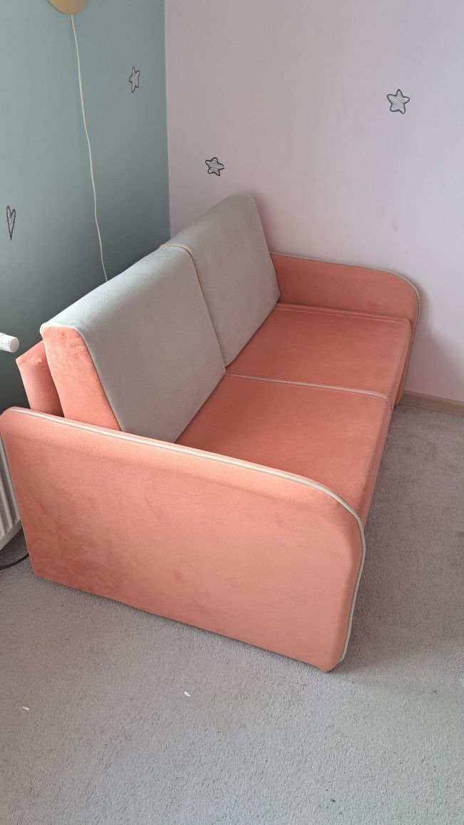 Używaną rozkładana sofa