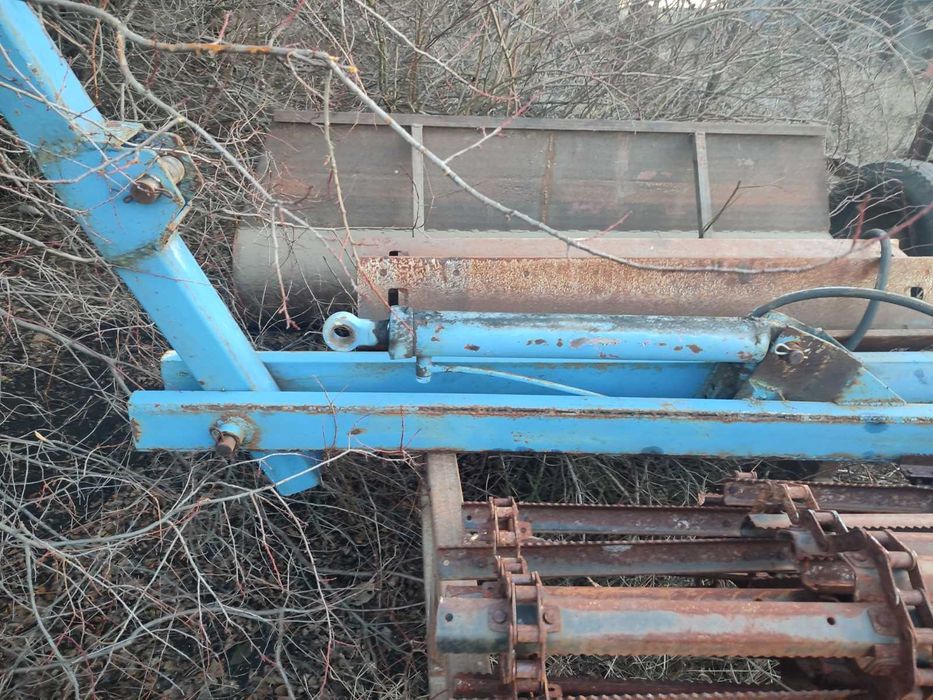 Кран на навіску трактора.