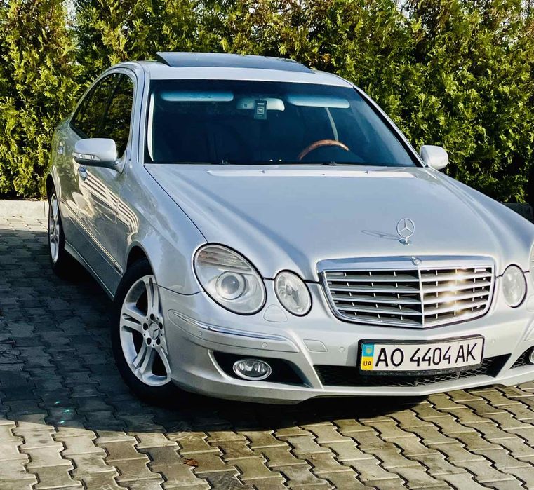 Мерседес бенс  є211..