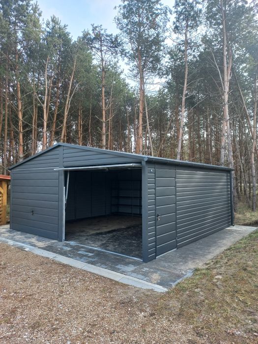 Garaż blaszany nowoczesny wygląd drewnopodobny