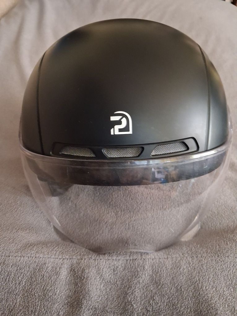 Kask Pemila  z szybką na hulajnoge elektryczna