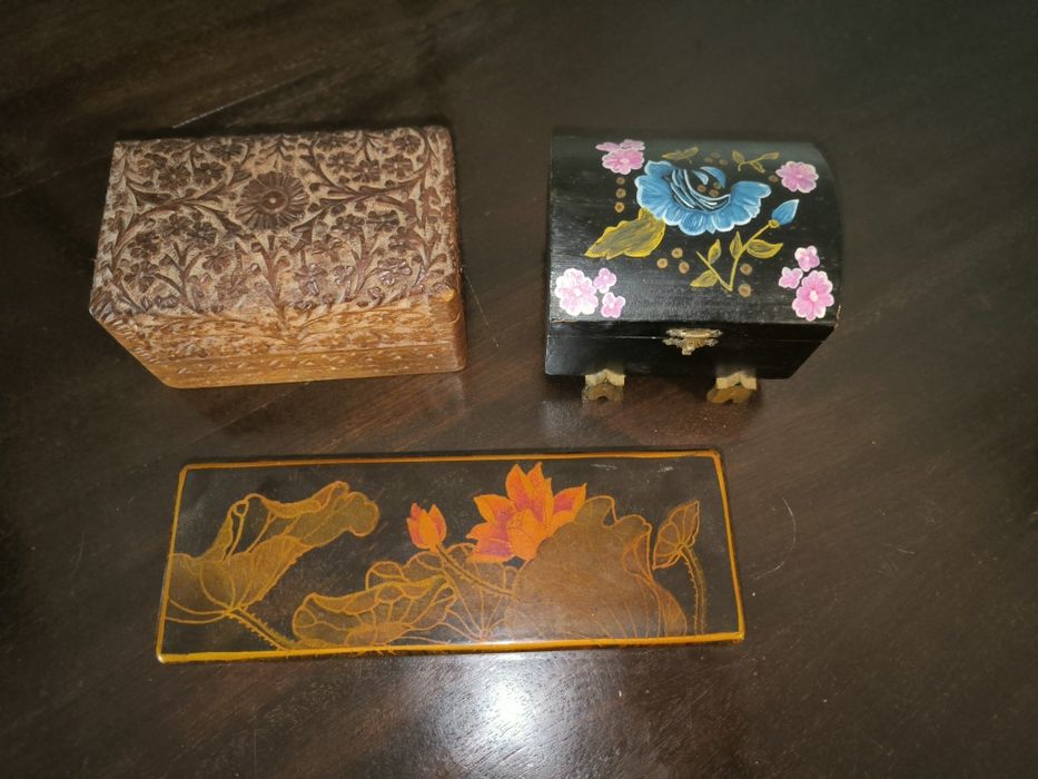 7 caixas. Vista Alegre. Caixa em madeira