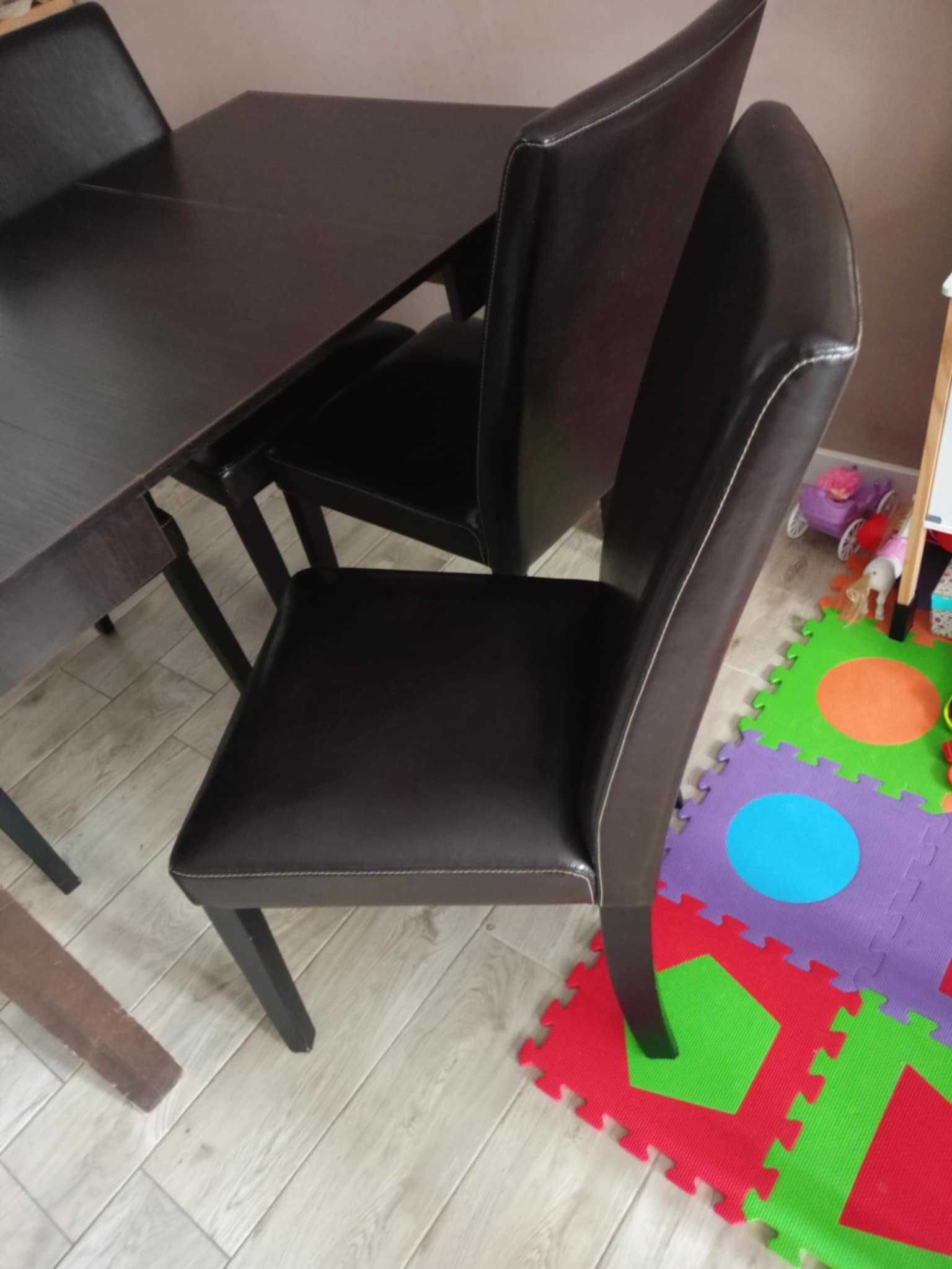 Stół z krzesłami kuchenny