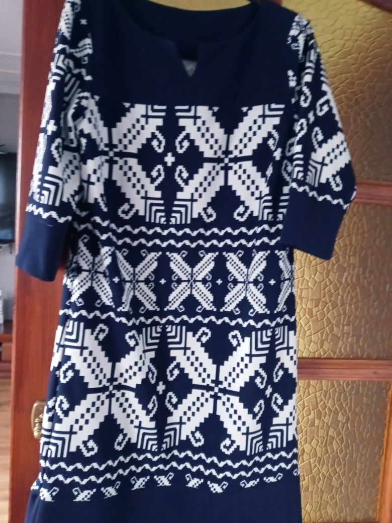 Sukienka prosta granat biale wzory 40