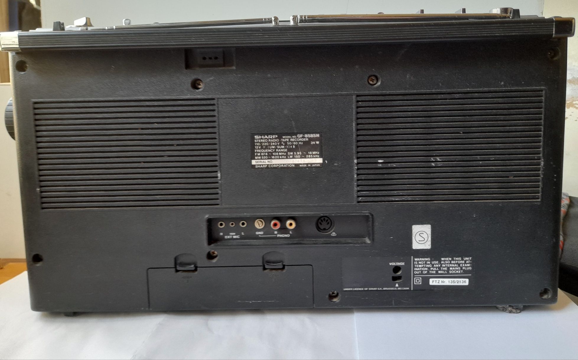 Radiomagnetofon  SHARP GF-8585