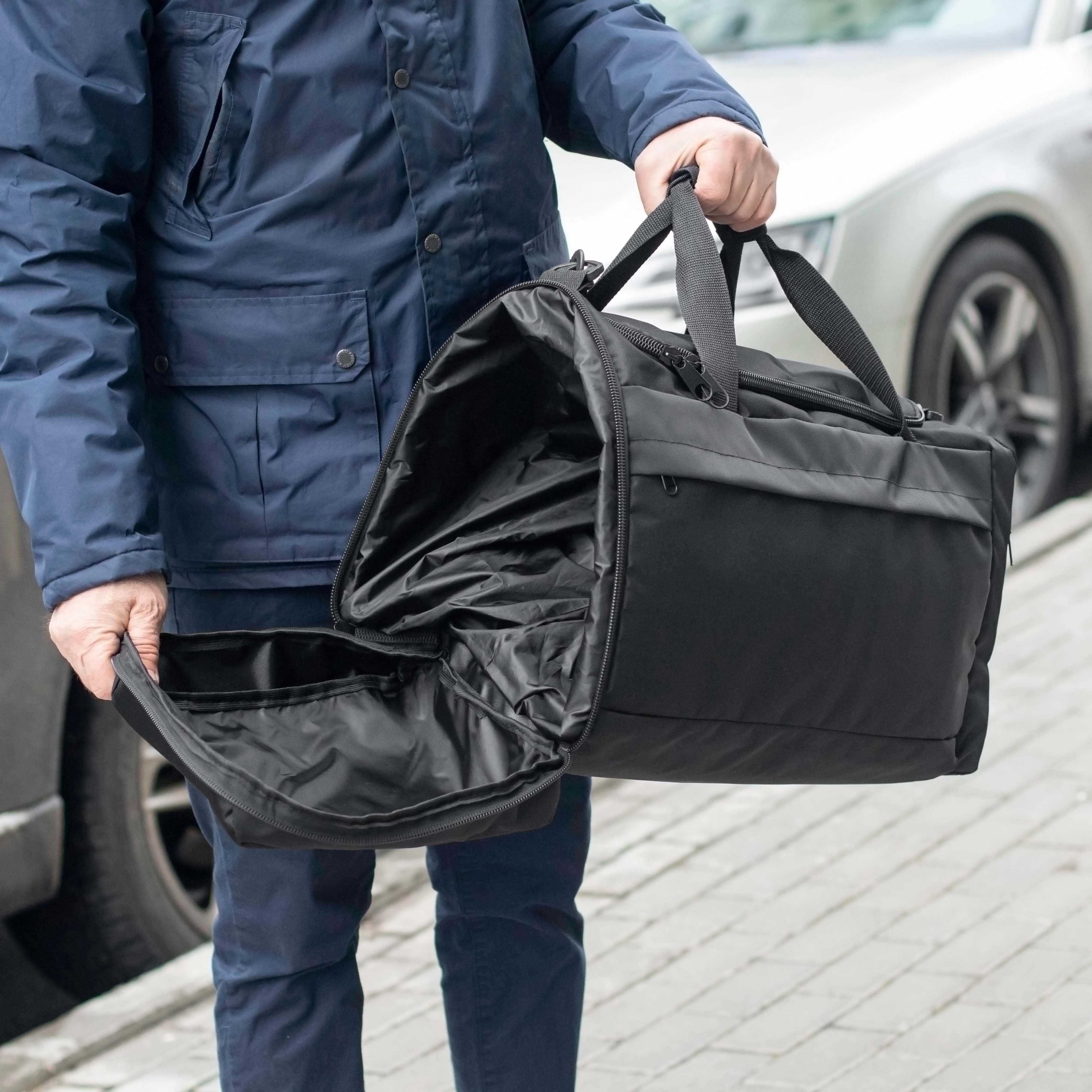 Дорожня спортивна сумка з відділом взуття на 53л TRIUMF Black