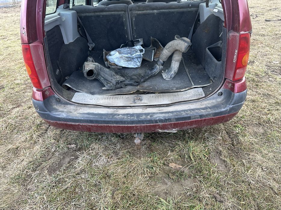 Renault Megane 2001 рік 1.9 дизель dci F9Q