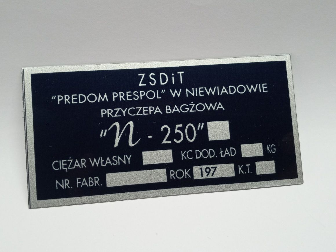 Tabliczka dp przyczepki Niewiadów pusta do wybijania