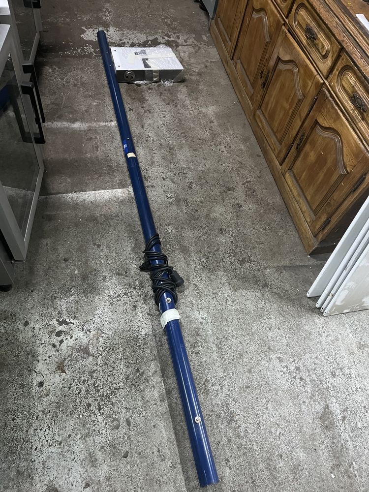 Poste com reclame para saida de caixa etc, 2 unidades