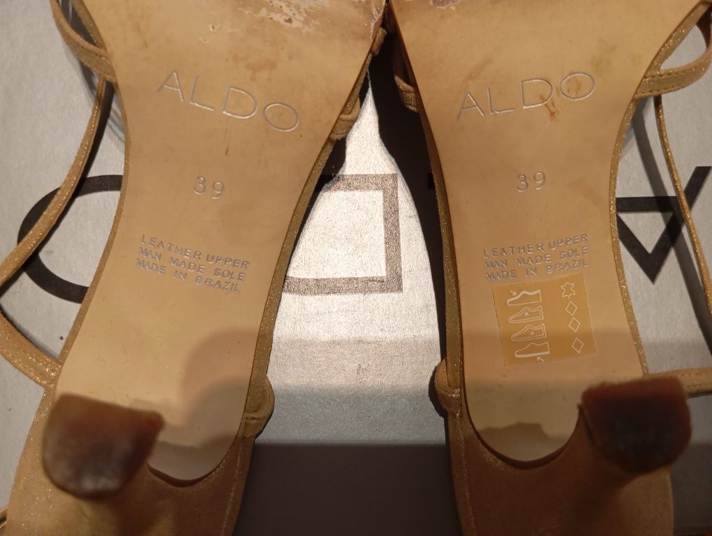 Sandalias ALDO Douradas