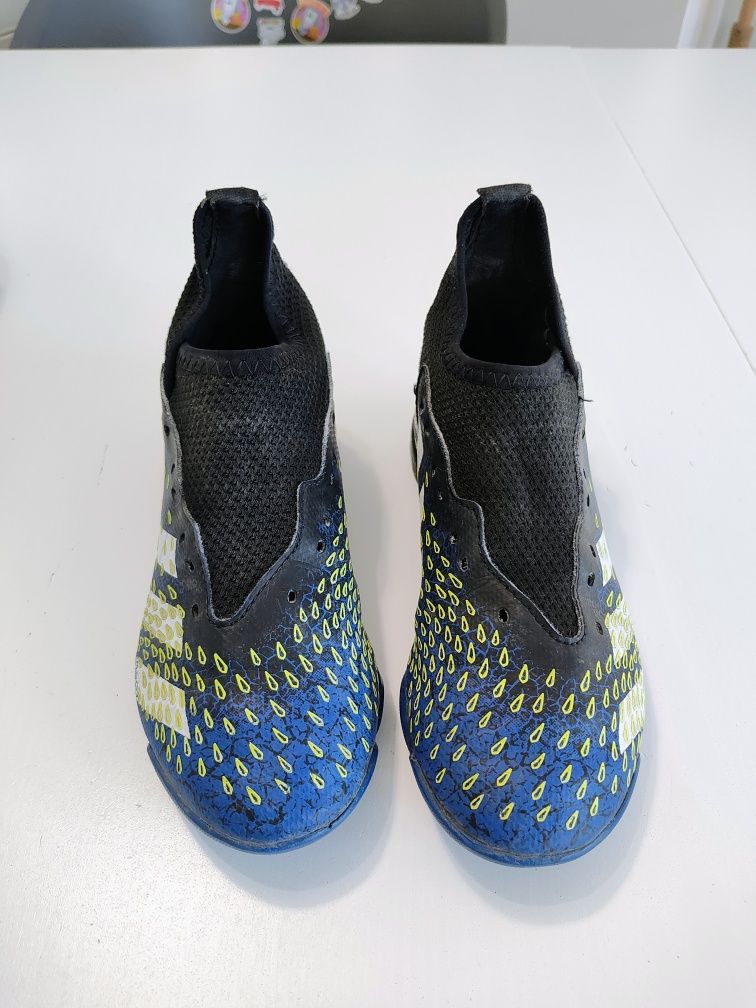 Сороконіжки Adidas Predator розмір 30