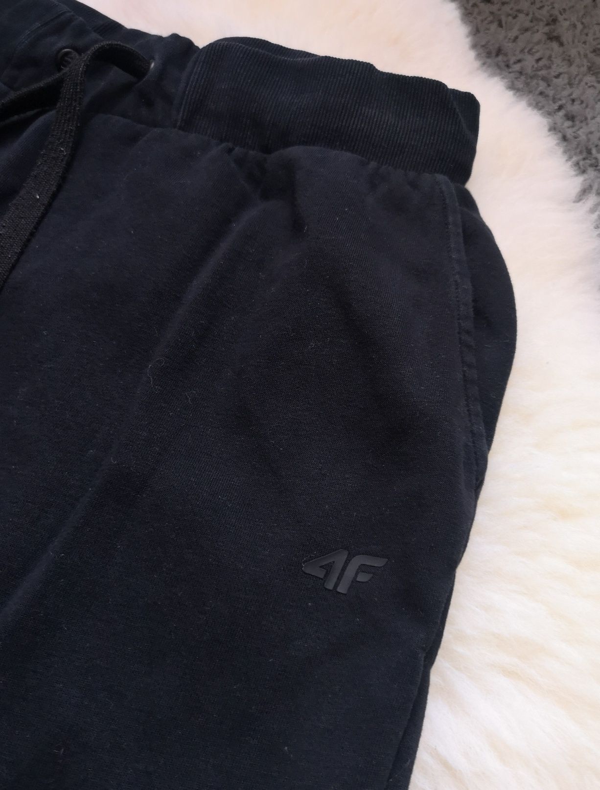 4F | Damskie spodnie sportowe | r. L
