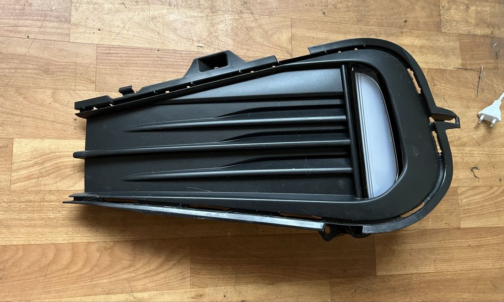 Volkswagen Jetta 2023- протитуманки з решітками, туманки