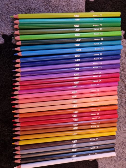 Kredki ołówkowe Bic 32 szt nowe