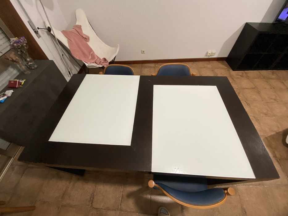 Mesa de jantar preta