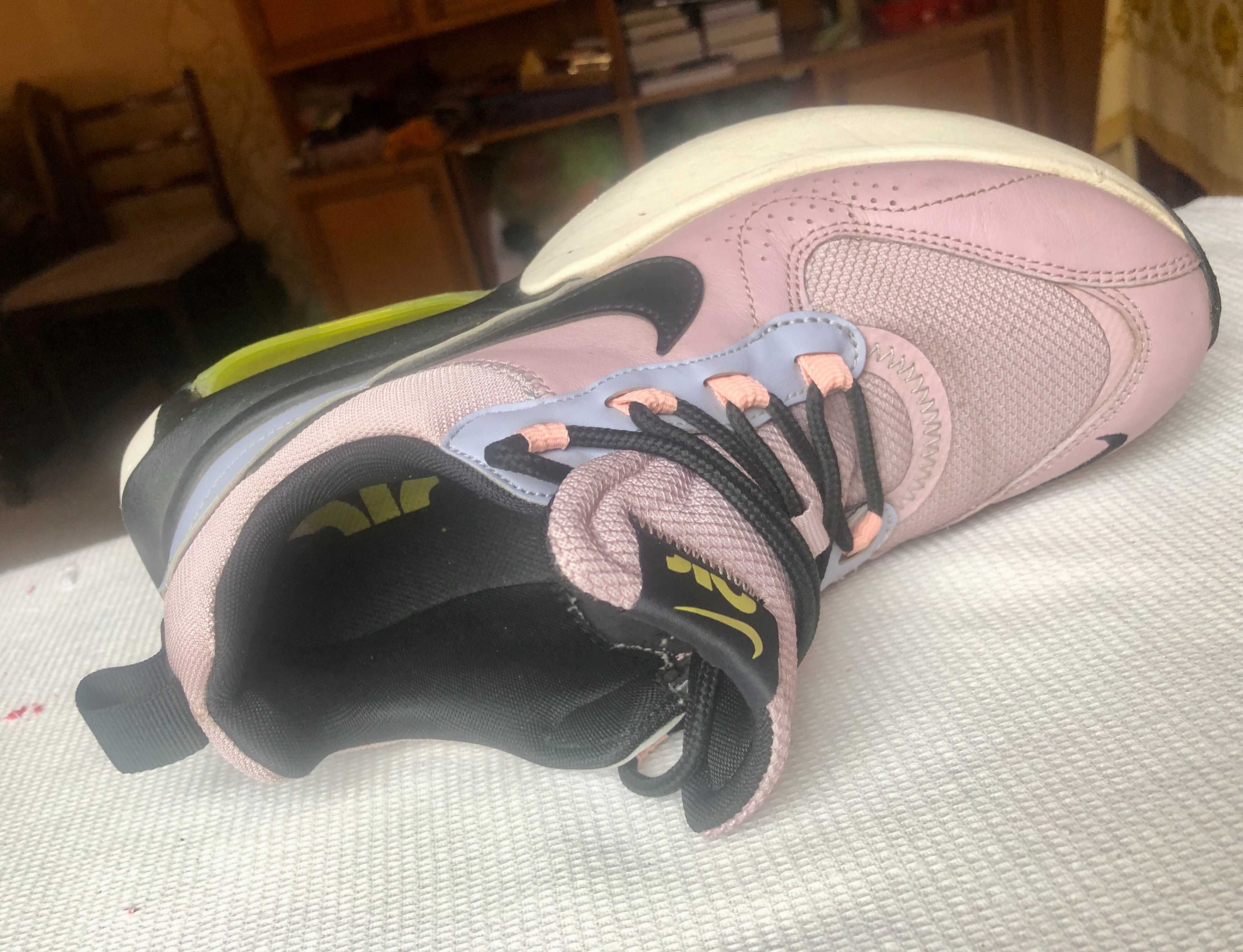 Кроссовки NIKE 36-37