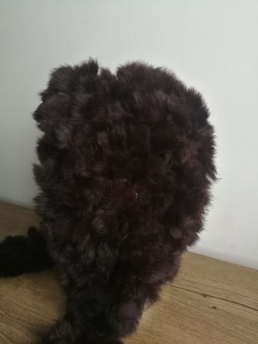 Damska czapka z szalem wykonana z futerka królika