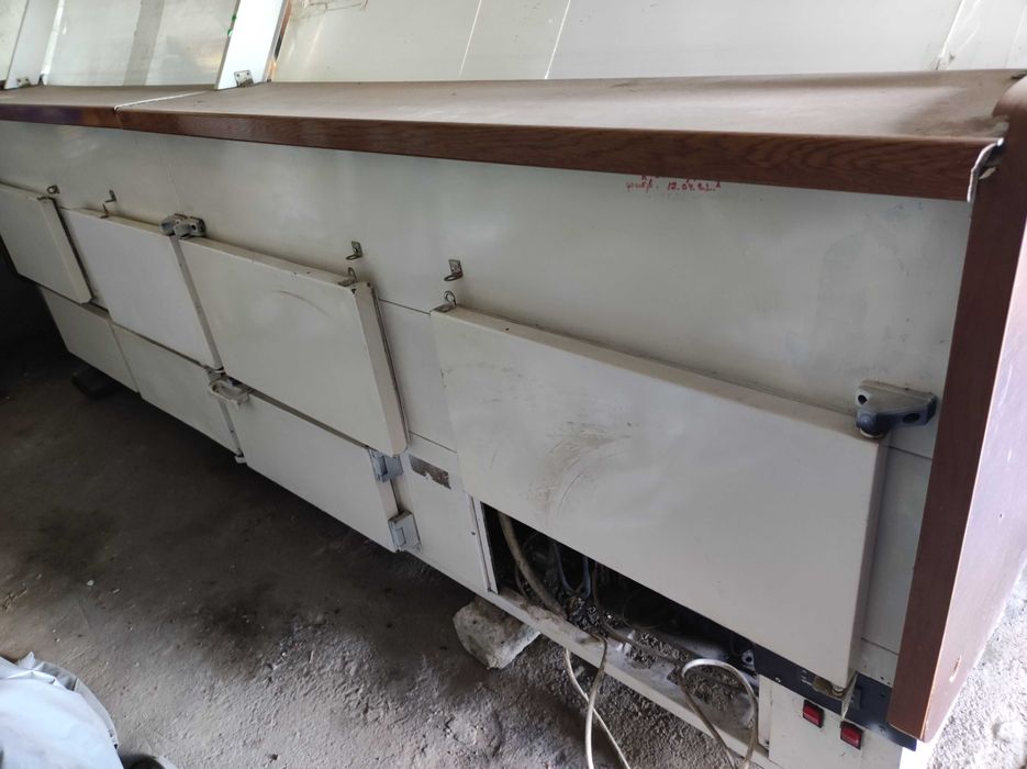 Продам холодильну вітрину "MAWI" 3 метра