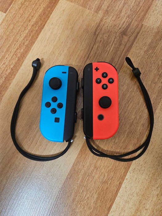 Nintendo Switch. Зарядна док-станція + контролери Hori - в подарунок