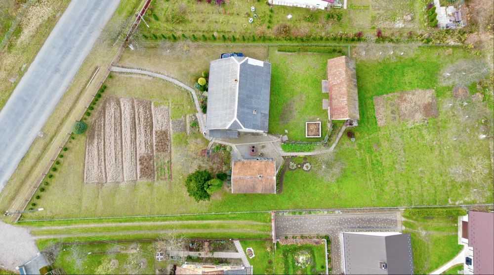 Продам будинок з великою територією