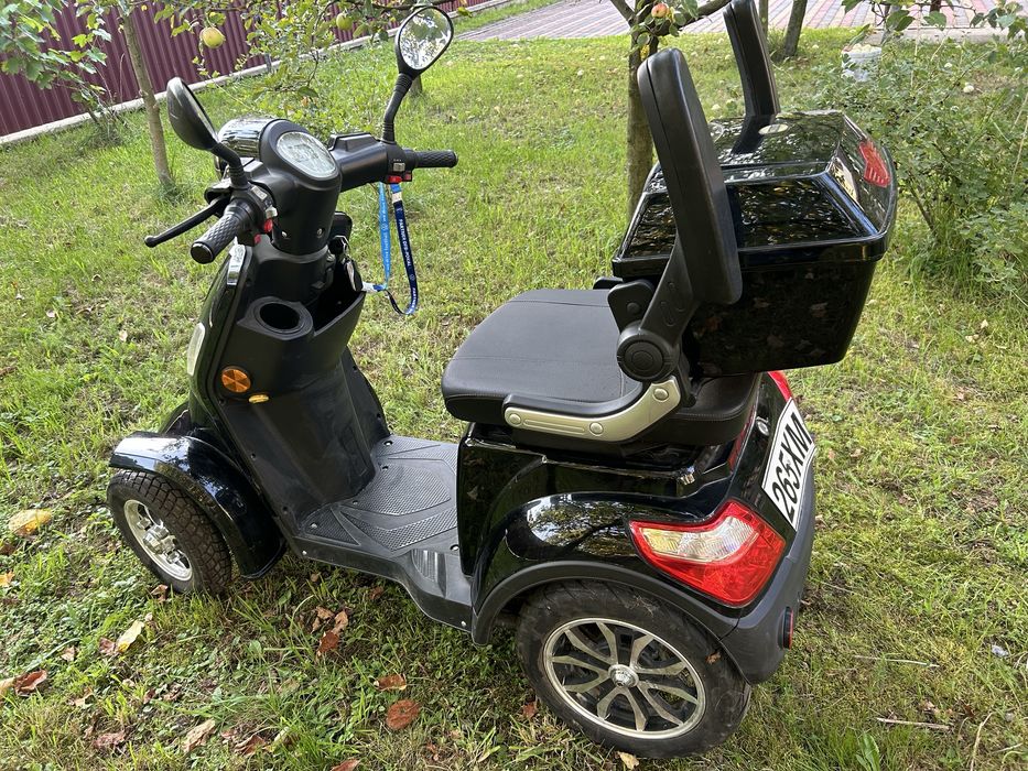 Продам електро скутер чотирьохколісний