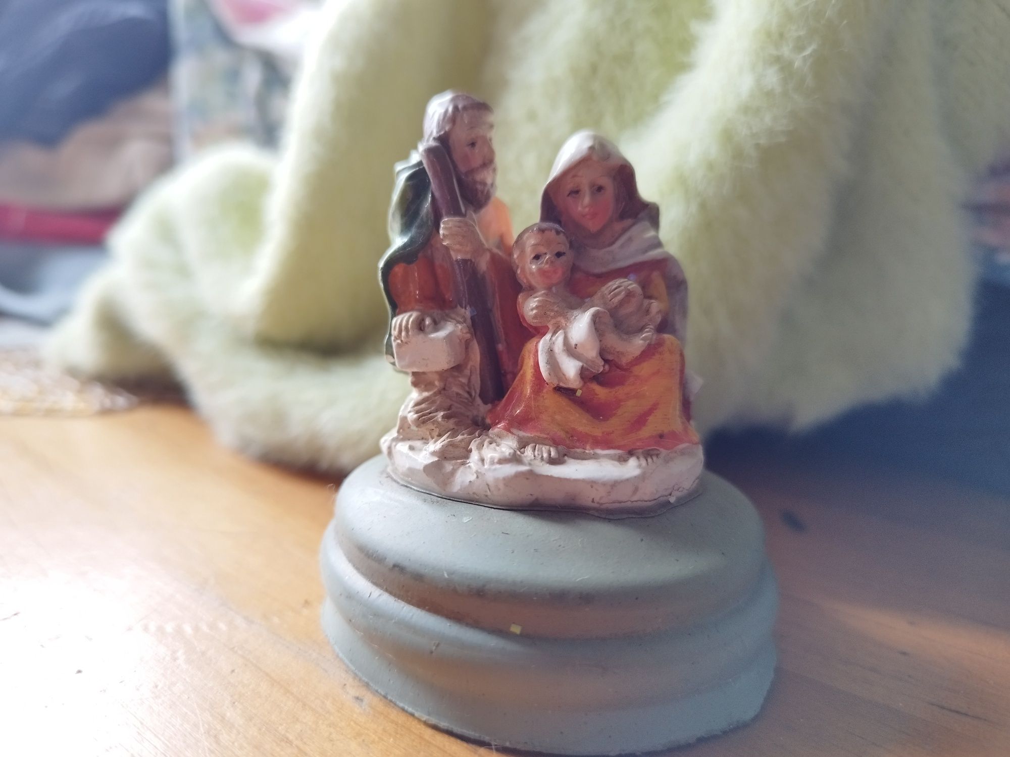 Figurka Boża rodzina