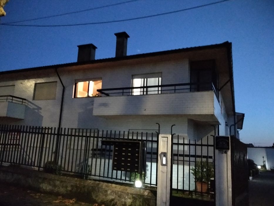 Alugo apartamento T2