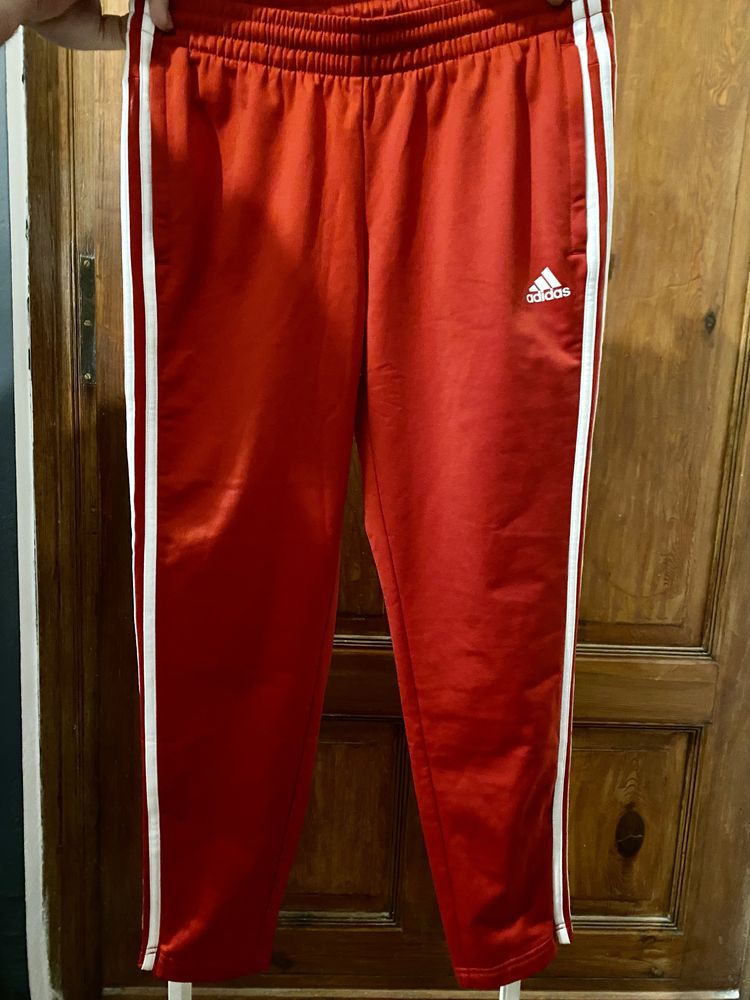 Czerwony dres Adidas - damski