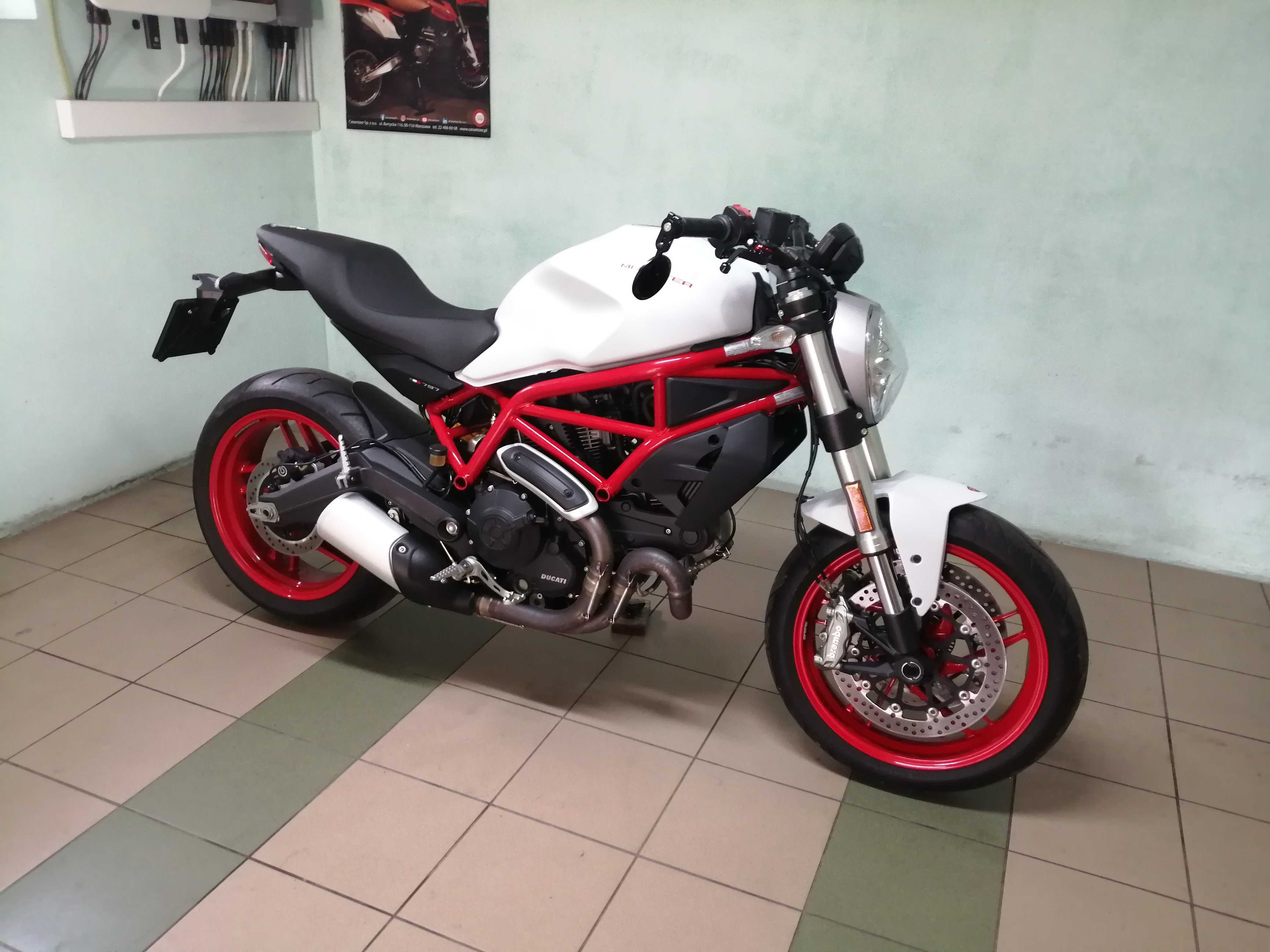 SUZUKI GSXR1000 , gsx1000r Yoshimura , R1 ,cbr 1000 ,gsxr 1000 L2