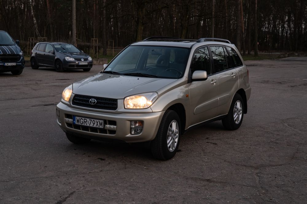 Toyota RAV4 • 2.0 Benzyna • od kobiety