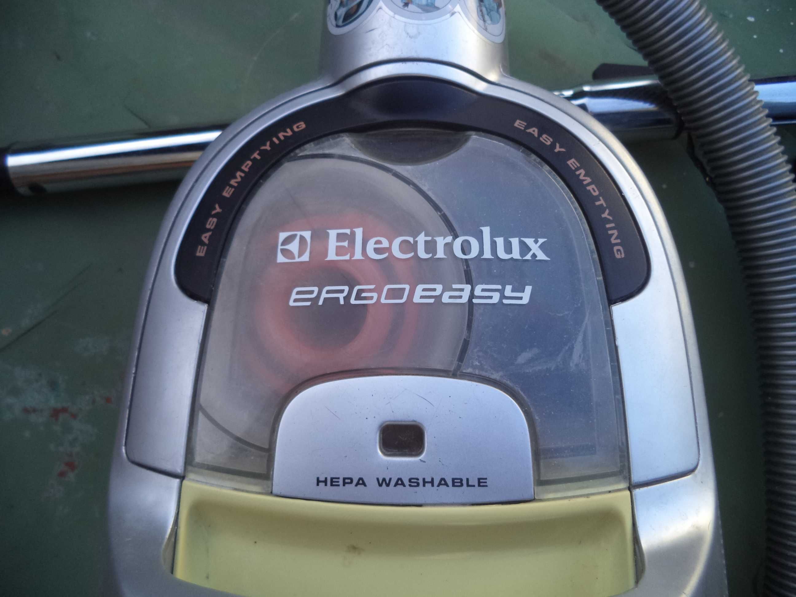Пылесос Electrolux 1800 W HEPA фильтр