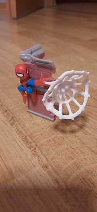 Spiderman z jajka kinder maxi