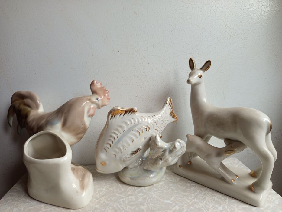 Фарфоровая статуэтка