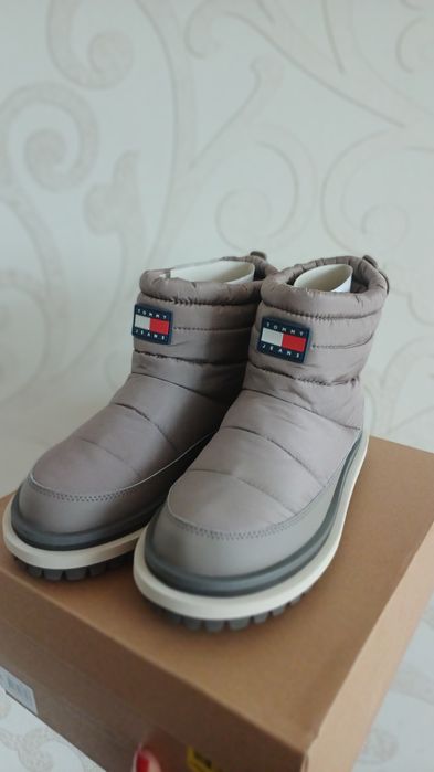 Дутіки зимові tommy Hilfiger