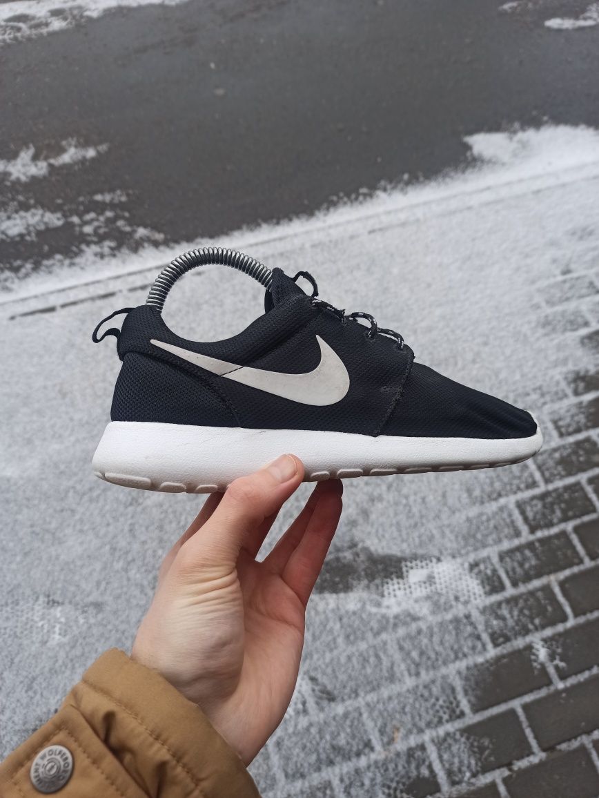 Nike roshe run tavas kaishi tanjun flyknit