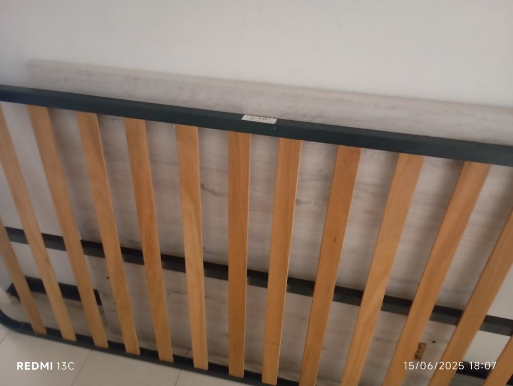 Cama de solteiro como nova