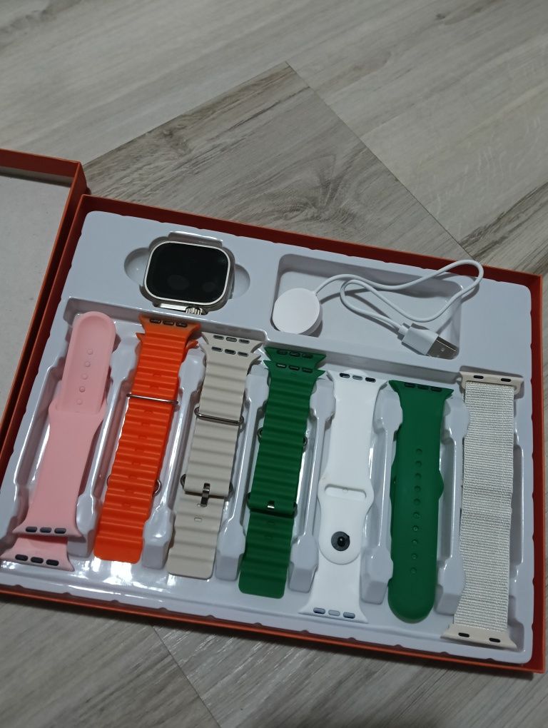Nowy smartwatch z wymiennymi paskami