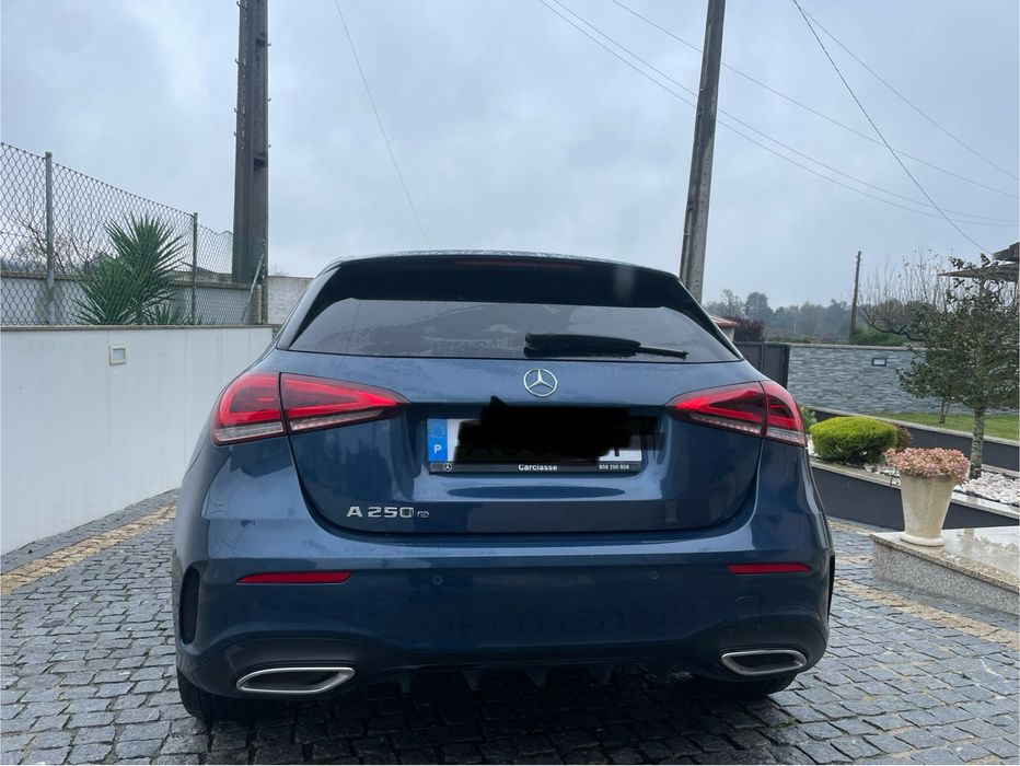 Vendo Mercedes-Benz Classe A 250 e AMG Line