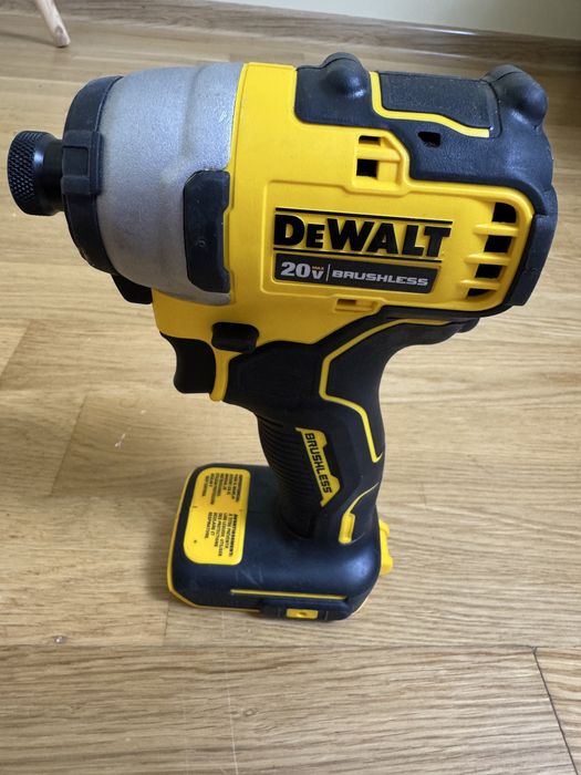 Акумуляторний ударний імпакт шуруповерт dewalt dcf809