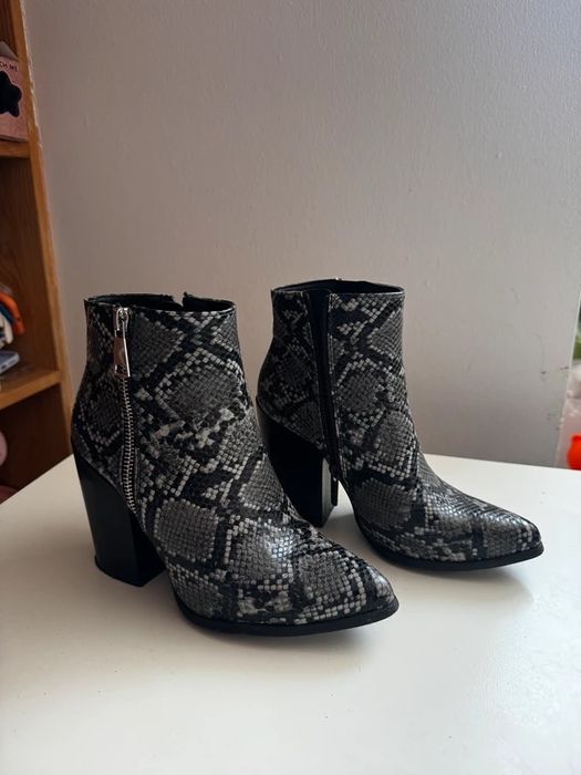 Damskie buty na wysokim obcasie
