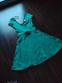 Sukienka rozkloszowana zielona Divided wycięcie plecy okryte zwiewna