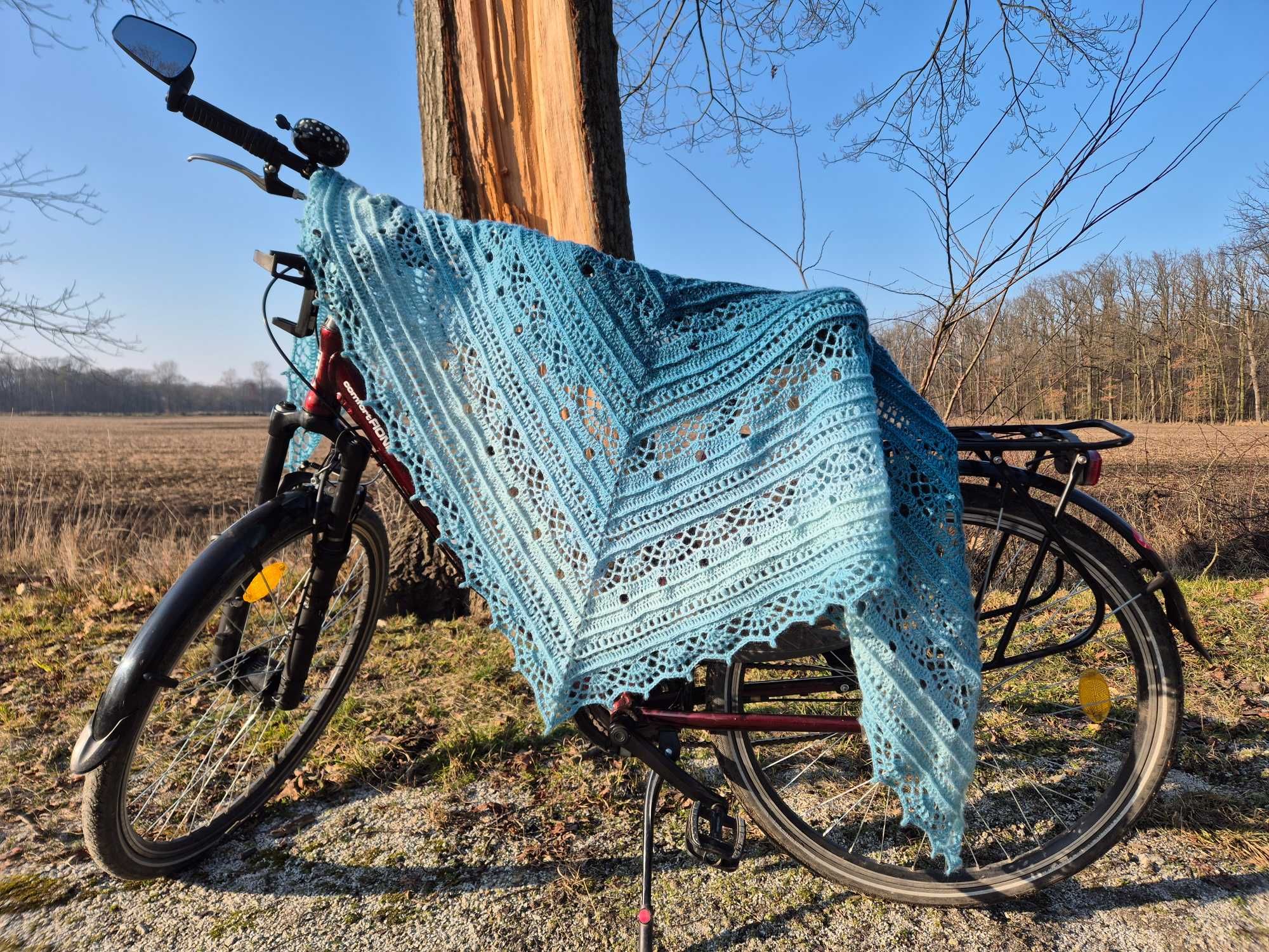 Szmaragdowo-morska chusta na szydełku. Handmade. Ombre. 215/145/90
