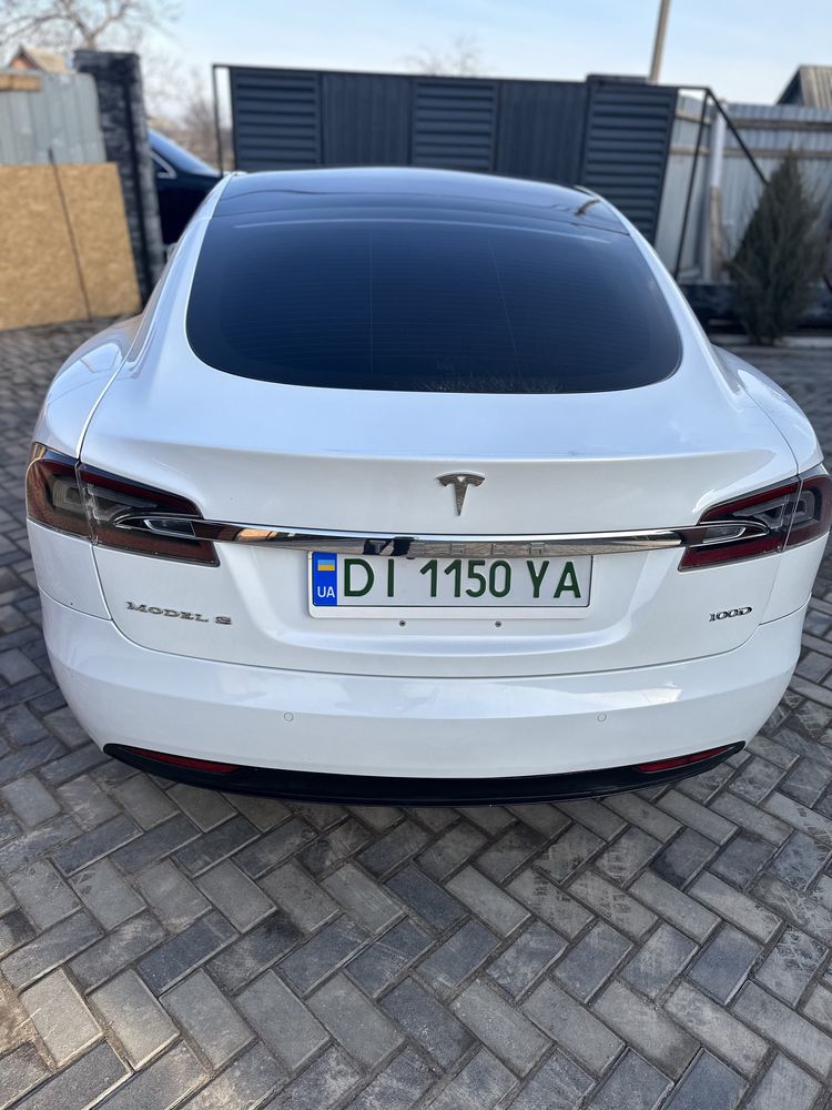 Tesla model S 100 d
