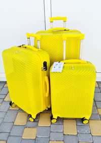 Прочный надежный чемодан SKY  306 Турция