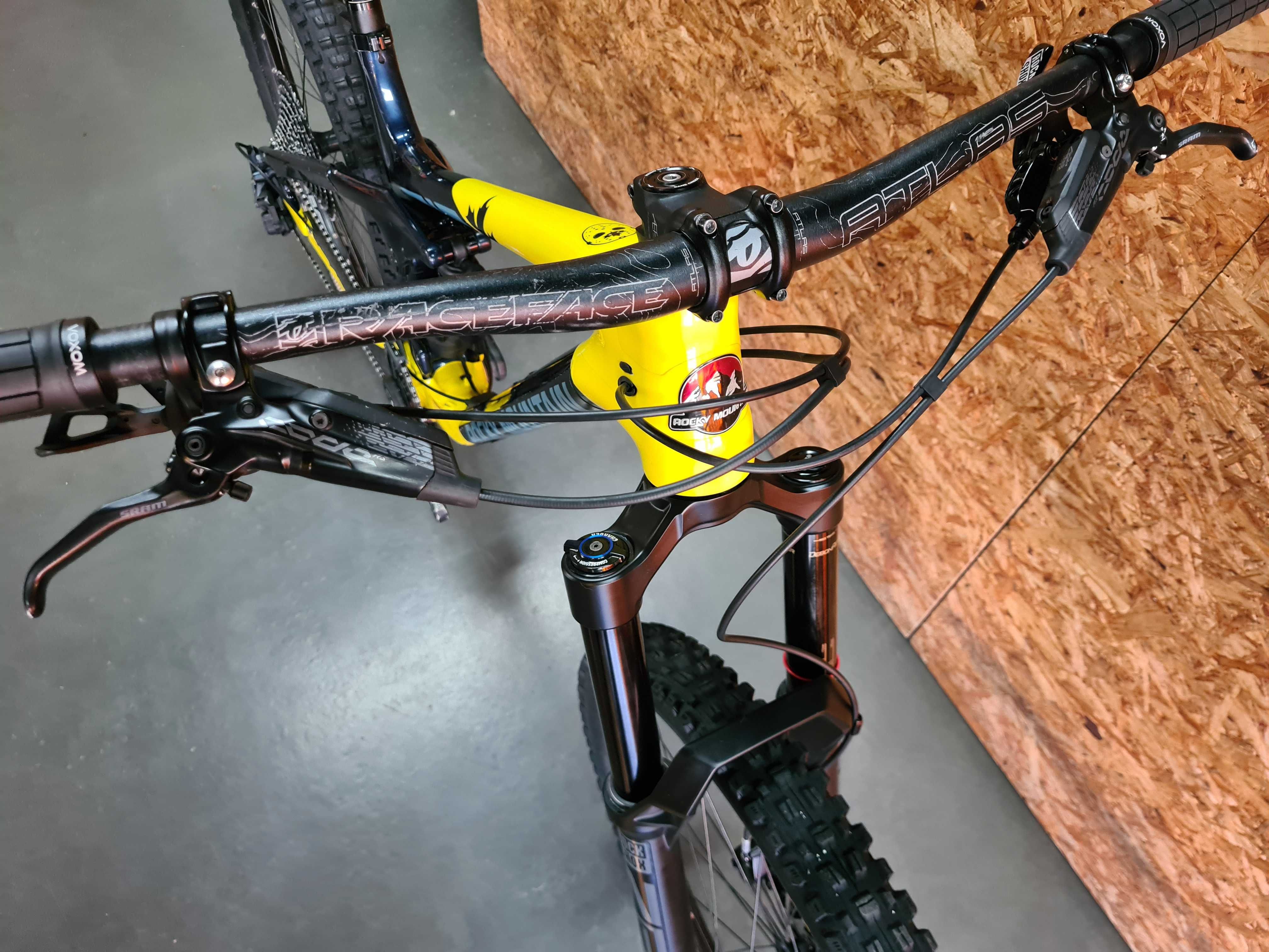 Bicicleta Enduro ROCKY MOUNTAIN Slayer Carbon