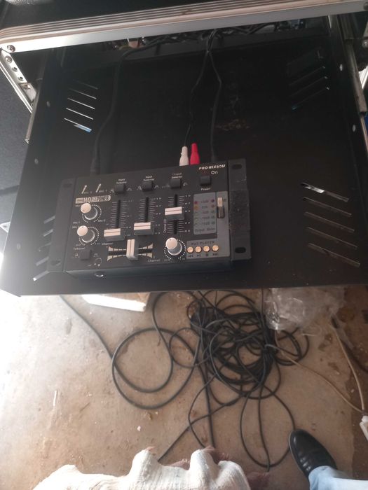 Colunas de som e respetivo processamento.