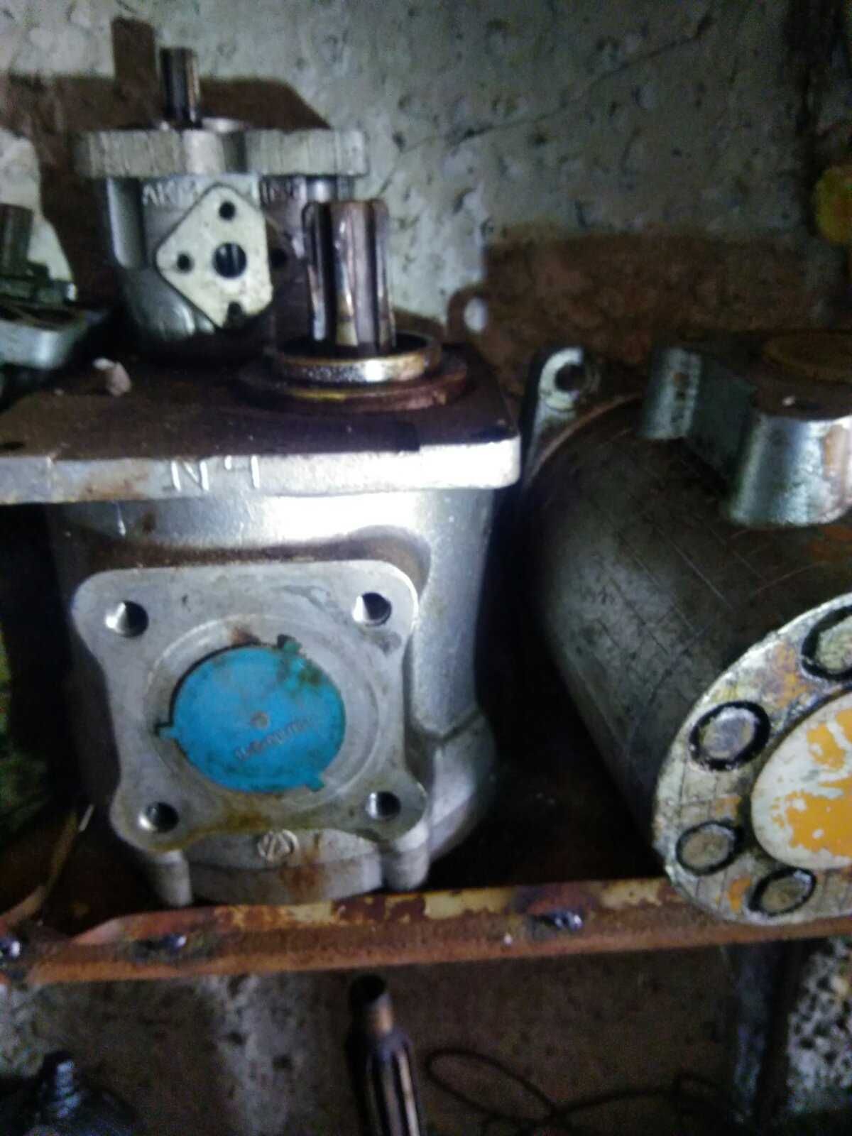 Продам гидромоторы, гидронасосы, НШ , распределители и др.б/у