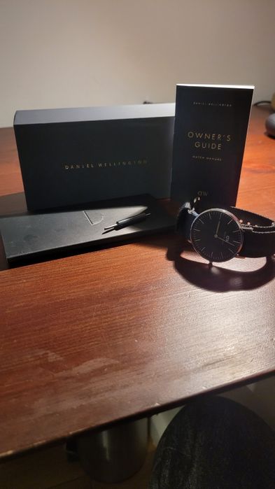 Zegarek Daniela Welingtona (czarno-srebrny materiałowy)