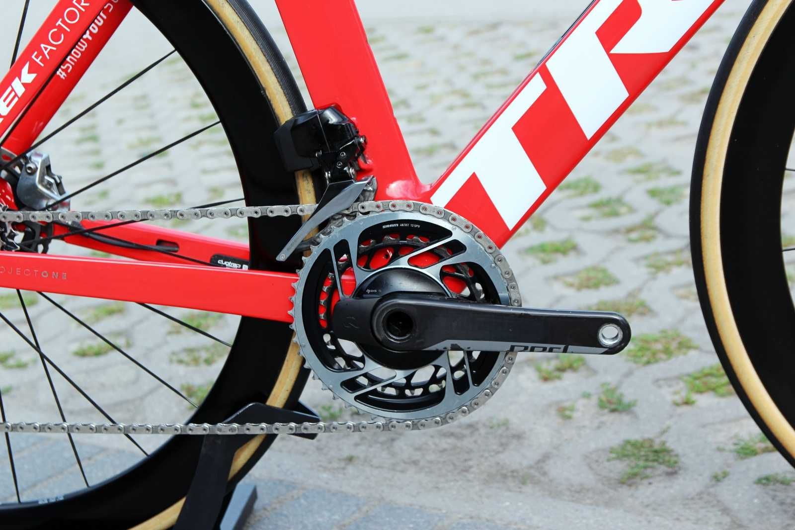Rower szosowy TREK MADONE SLR Disc Sram RED AXS, DT SWISS ARC, roz. 56